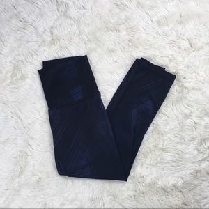 Lululemon High Rise Crops Navy/Black Pattern Size 4
